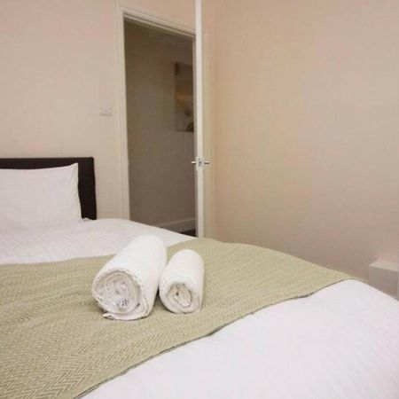Stayzo Penthouse Accommodation 2- Premier Lodge Σαουθάμπτον Εξωτερικό φωτογραφία